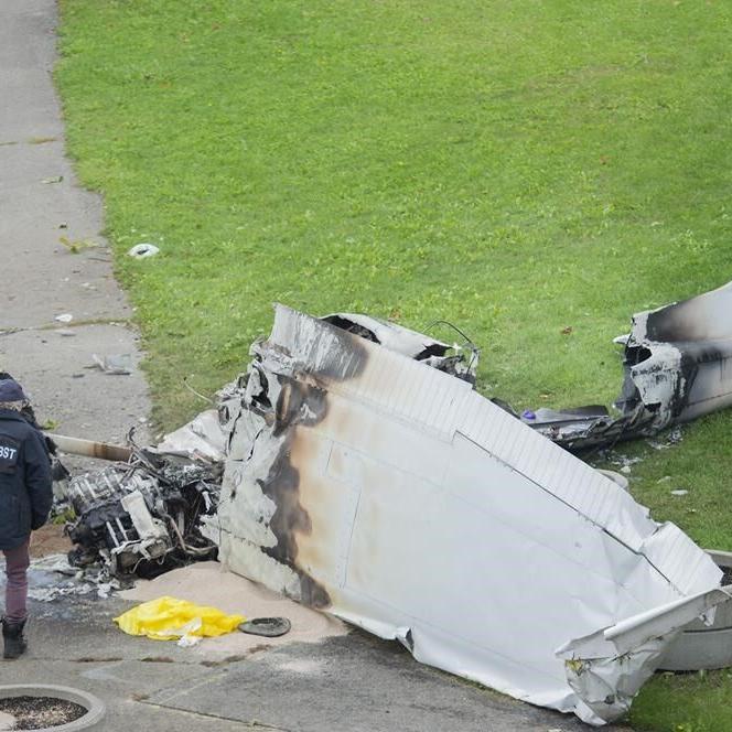 Weather a factor in fatal 2021 crash of plane towing marriage banner in Montreal: TSB